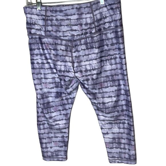 Athleta Elation Tie Dye Capri Leggings. Size XL. - Picture 6 of 12